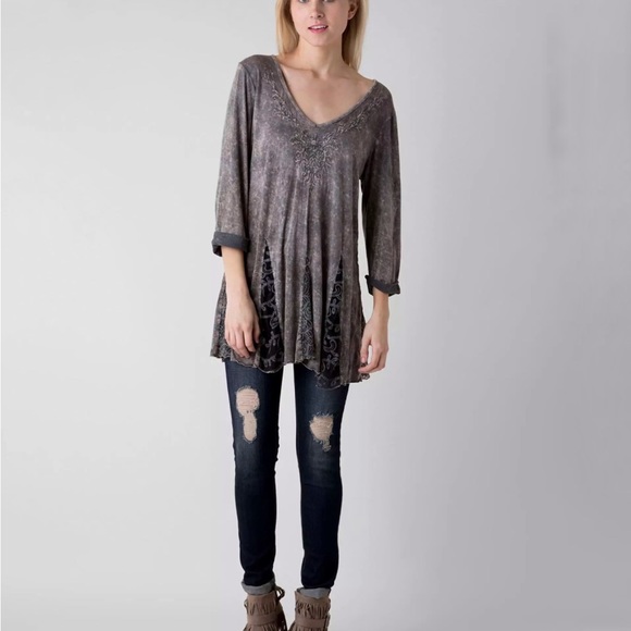 Gimmicks by Buckle tunic top - Picture 3 of 16